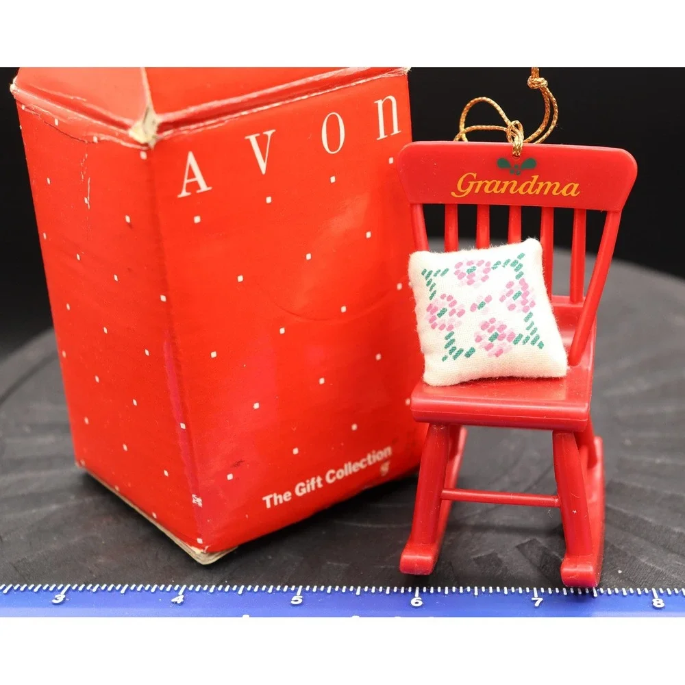 Vintage Avon Timeless Treasures Grandparent Ornament 